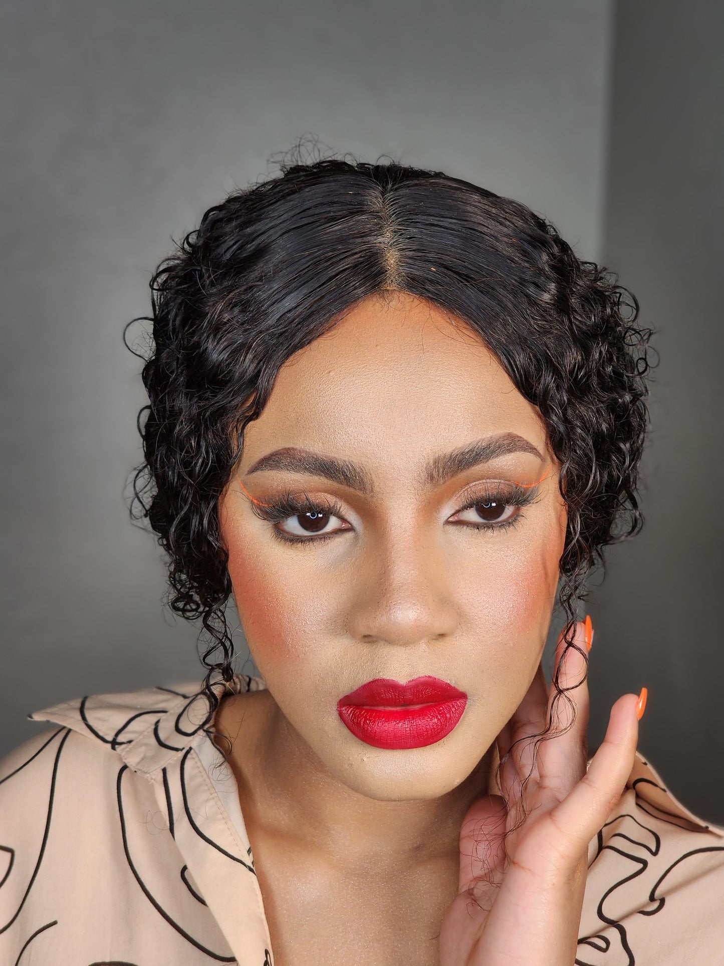 MATTE LIQUID LIPSTICK: - Rosiannas Cosmetics