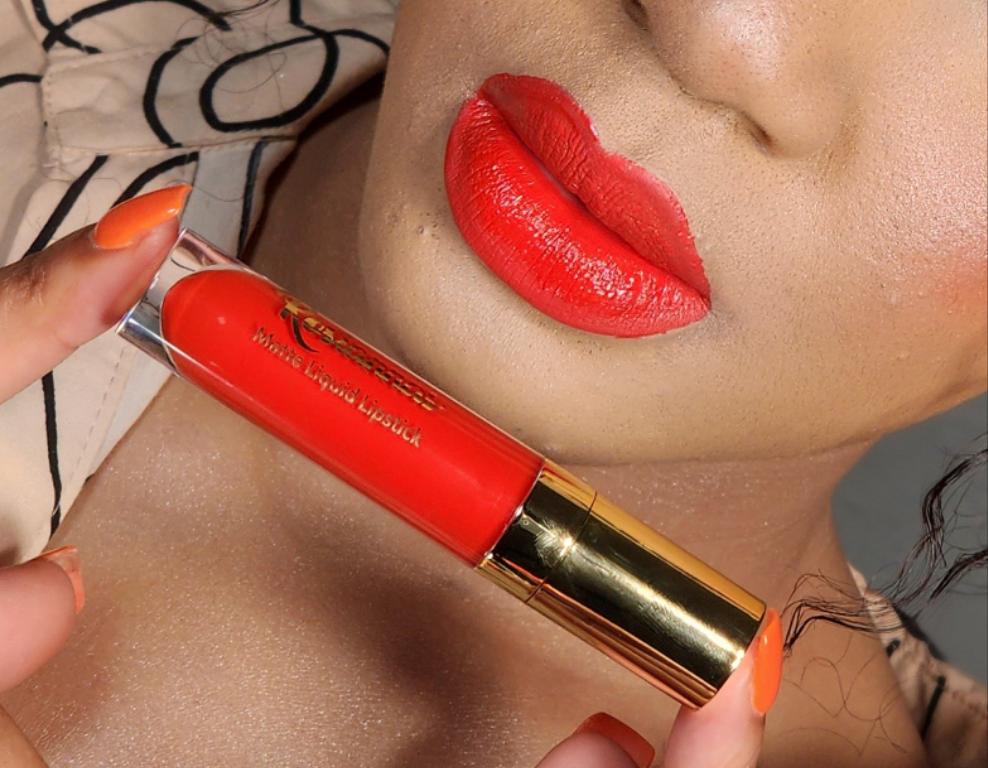 MATTE LIQUID LIPSTICK: - Rosiannas Cosmetics